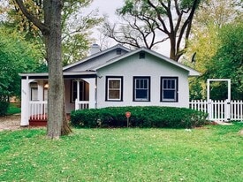 3008 Lincoln Rd in Oak Brook, IL - Building Photo