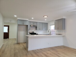 8287 Lapiz Drive in San Diego, CA - Building Photo - Building Photo