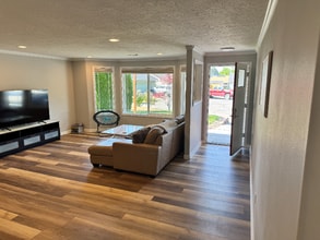 6246 SE Wicker Ct in Hillsboro, OR - Foto de edificio - Building Photo
