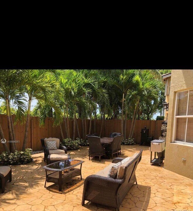 4841 NW 107th Ct in Doral, FL - Building Photo