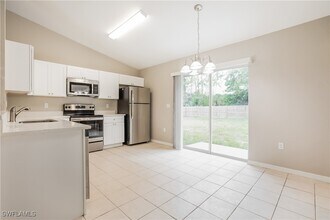 4585 Bathfeld Rd in North Port, FL - Building Photo - Building Photo