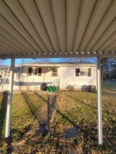 104 S Park St, Unit 104 in Knoxville, IL - Foto de edificio - Building Photo