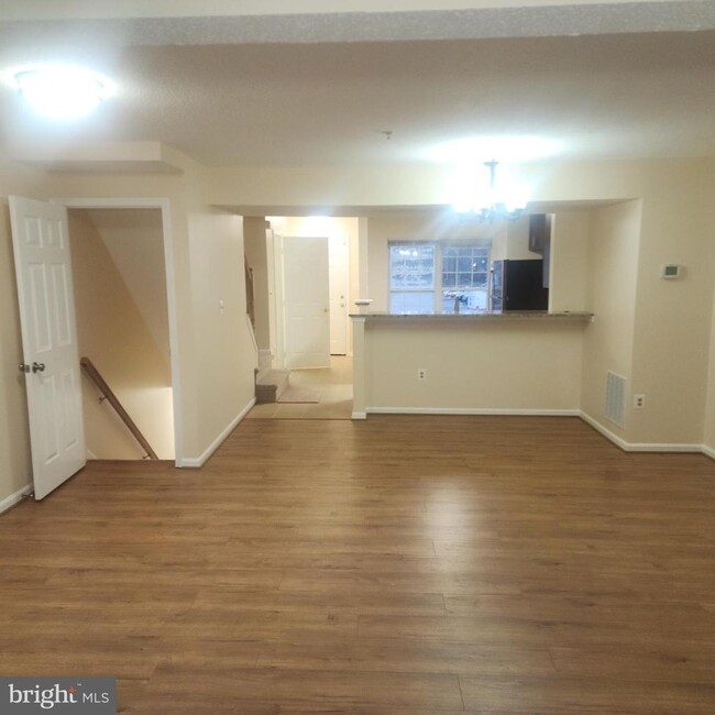 7438 Catterick Ct in Windsor Mill, MD - Building Photo - Building Photo