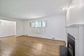 6002 Madawaska Rd in Bethesda, MD - Building Photo - Building Photo