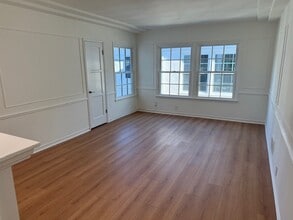 530 N Sycamore Ave, Unit Unit B in Los Angeles, CA - Building Photo - Building Photo