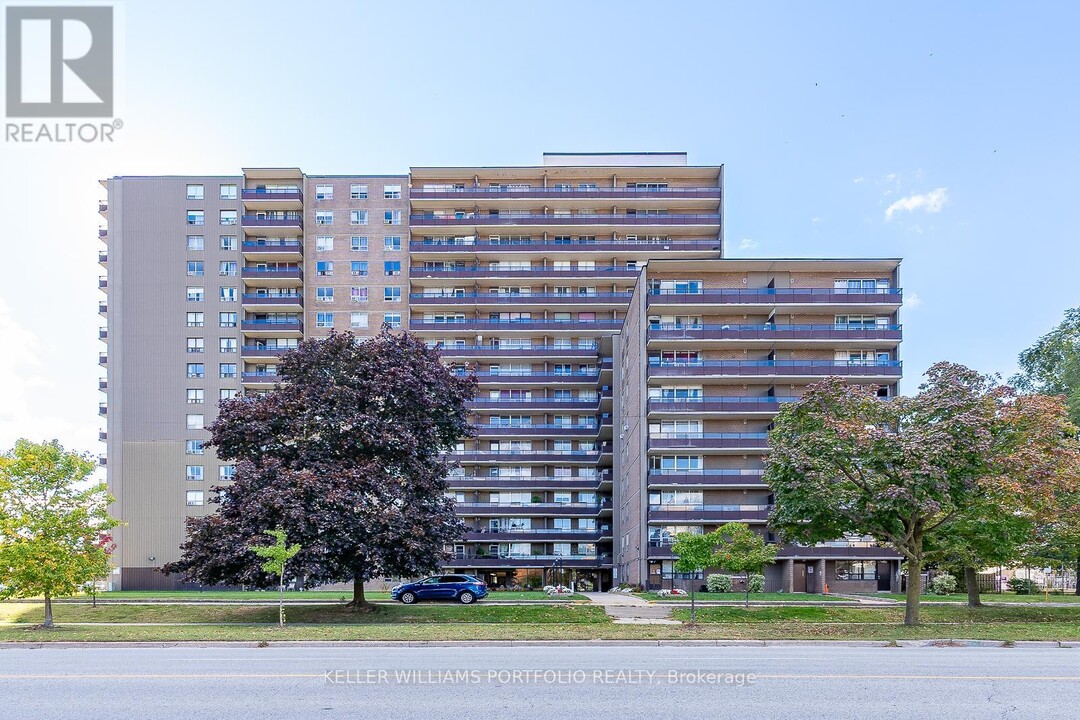 180-180 Markham Rd in Toronto, ON - Building Photo