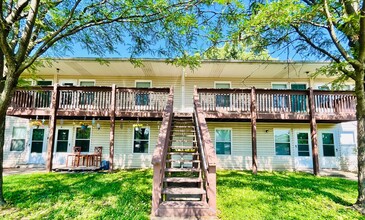 Bradford Pointe Apartments in Louisville, KY - Foto de edificio - Building Photo