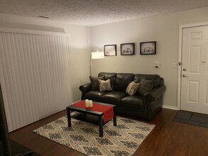 3021 Birch Row Dr, Unit 4 in East Lansing, MI - Foto de edificio - Building Photo