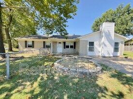 1948 S Hickory Ave in Broken Arrow, OK - Building Photo