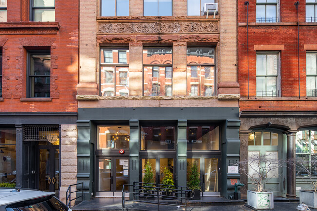 11 Harrison St in New York, NY - Foto de edificio - Building Photo
