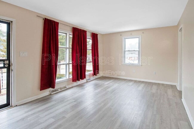 919 Laurel Rd in Petersburg, VA - Building Photo - Building Photo