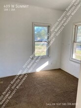 409 W Summit Ave in Ponca City, OK - Building Photo - Building Photo