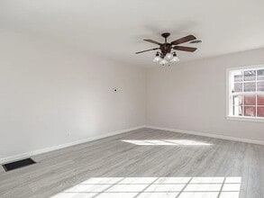921 Fourth St in Ripon, CA - Building Photo - Building Photo