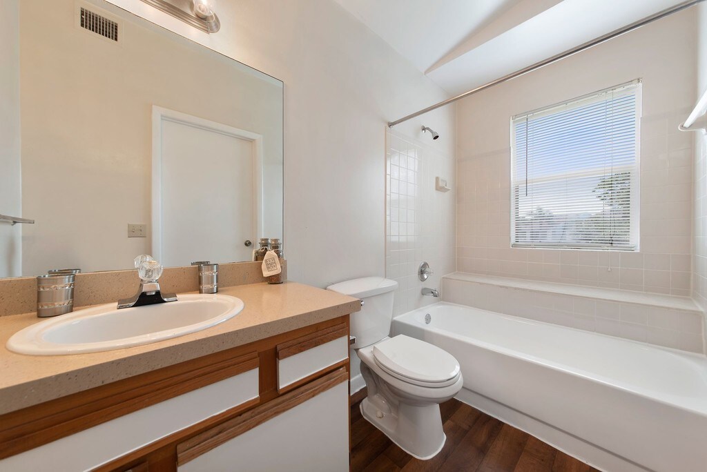 Turtle Cove Apartments in West Palm Beach, FL