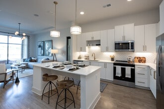 Heights at Sawnee Village in Cumming, GA - Foto de edificio - Interior Photo