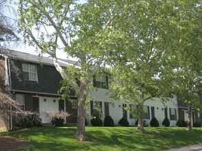 Pointe at Northern Woods in Columbus, OH - Foto de edificio - Building Photo