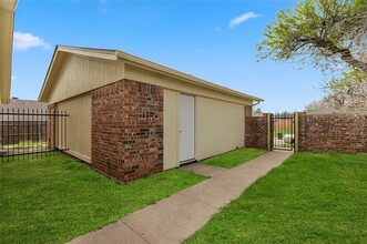 10246 Maverick Dr in Fort Worth, TX - Building Photo - Building Photo
