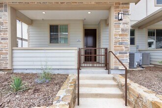 5900 U.S. 287 Frontage Rd in Arlington, TX - Building Photo - Building Photo