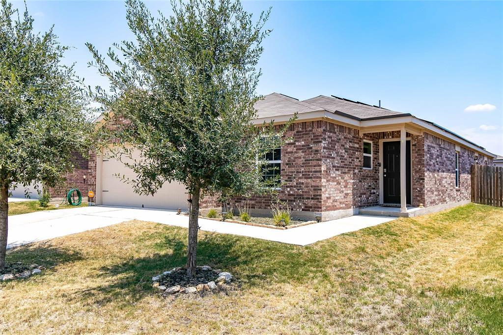 221 Continental Ave in Liberty Hill, TX - Building Photo