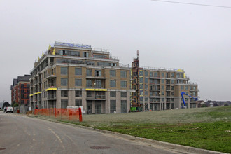 Ridgewood II in Aurora, ON - Building Photo - Building Photo