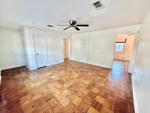 266 W Parkland Dr in Baton Rouge, LA - Building Photo - Building Photo