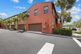 9066 Albion Ln N in Naples, FL - Building Photo - Building Photo
