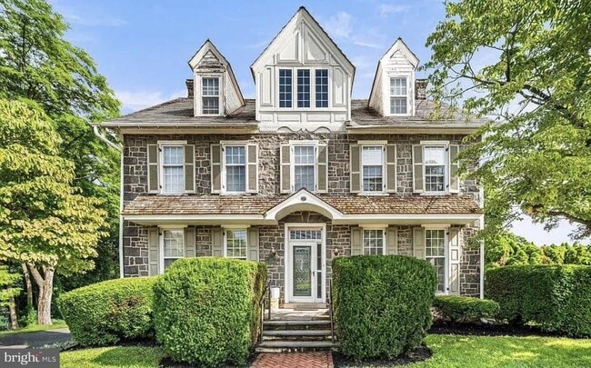 property at 28 W Main St