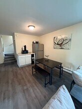 1516 Buttercup St in Fairbanks, AK - Building Photo - Building Photo