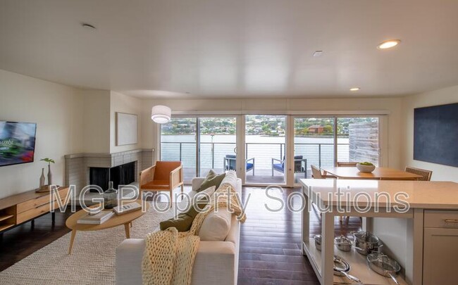 58 Barbaree Way in Tiburon, CA - Foto de edificio - Building Photo