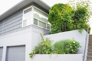 932 SE 50th Ave in Portland, OR - Building Photo