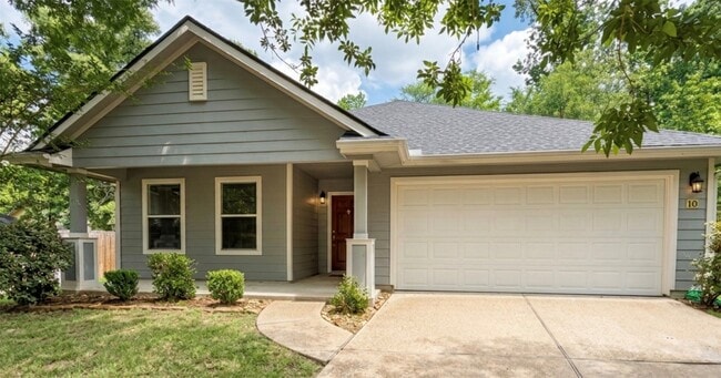 property at 10 Druids Glen Pl