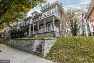 2417 Washington St in Wilmington, DE - Building Photo