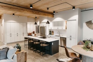 The Dakota Flats at Cherapa Place in Sioux Falls, SD - Building Photo