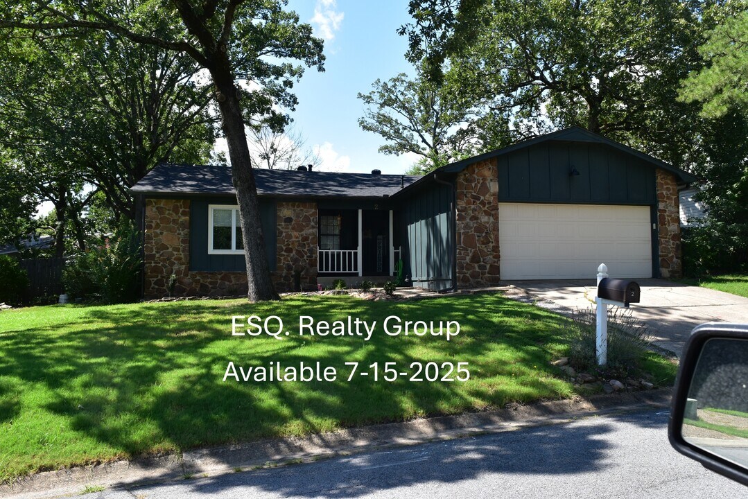 2 Pinecrest Ln in Maumelle, AR - Building Photo