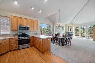 61691 Metolius Dr in Bend, OR - Building Photo - Building Photo