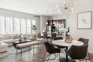 Alston at Station Yards in Ronkonkoma, NY - Building Photo