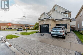 310 Nunn Ct in Milton, ON - Building Photo - Building Photo