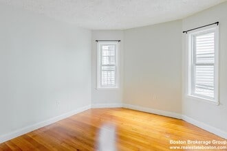 17 Cawfield St, Unit #2 in Boston, MA - Building Photo - Building Photo