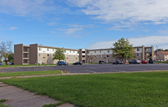 Arbors Of Southtowne Square in Fort Wayne, IN - Building Photo - Building Photo