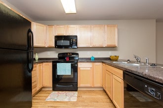 Jefferson Creek in Dickinson, ND - Foto de edificio - Interior Photo