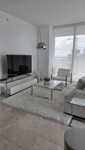 68 SE 6th St, Unit 2412 in Miami, FL - Building Photo - Building Photo