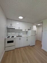 Heritage Apartments in Edmonton, AB - Building Photo - Building Photo