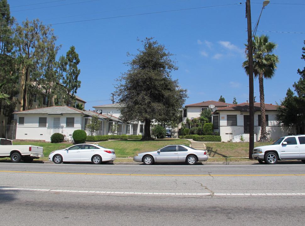 7003 La Tijera Blvd in Los Angeles, CA - Building Photo