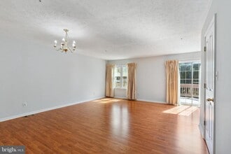 4255 Star Cir in Randallstown, MD - Foto de edificio - Building Photo