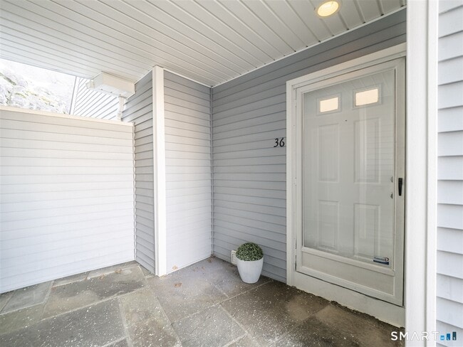 property at 36 Wilton Crst