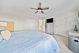 1 Paradise Ln in Whitman, MA - Foto de edificio - Building Photo