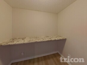 4219 Charleston Dr in Colorado Springs, CO - Foto de edificio - Building Photo