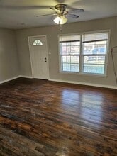 2221 N Shannon St in Sherman, TX - Building Photo - Building Photo