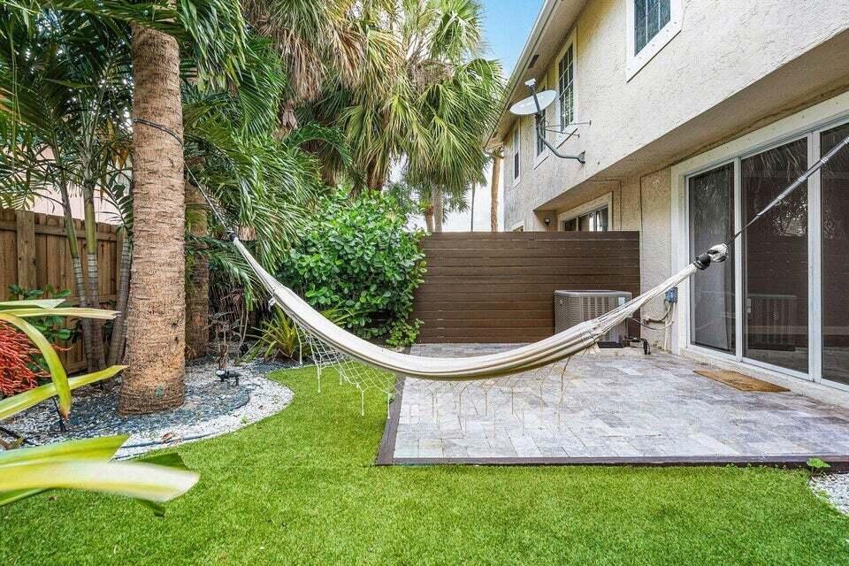 350 SW 8th St in Boca Raton, FL - Building Photo