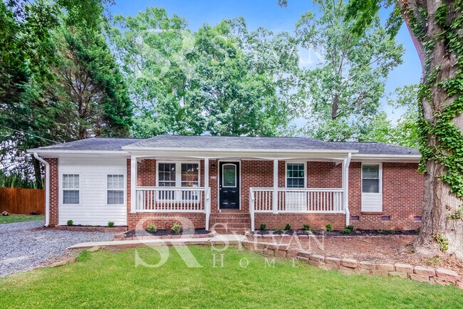 2514 Vinton Dr in Dallas, NC - Building Photo - Building Photo